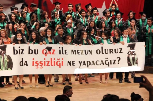 Biz bu gaz ile mezun oluruz da işsizliği ne yapacağız ???
